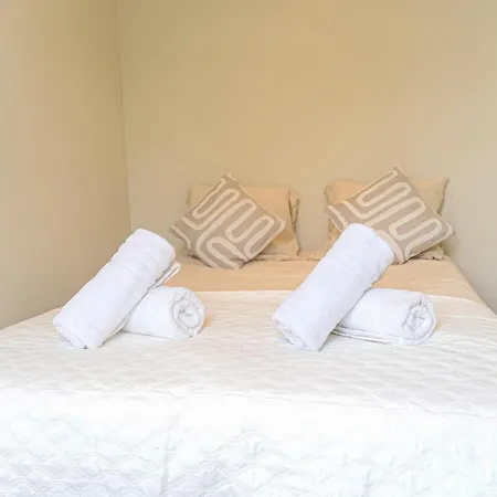 Charming Jordaan Apartment, Canal Views