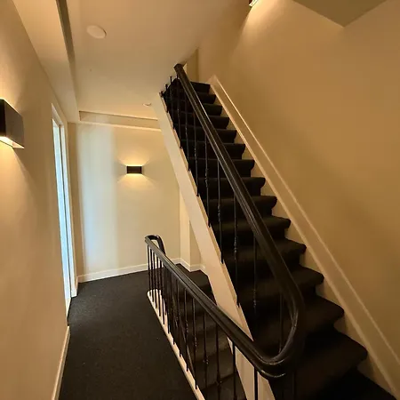 Charming Jordaan Apartment, Canal Views Ámsterdam